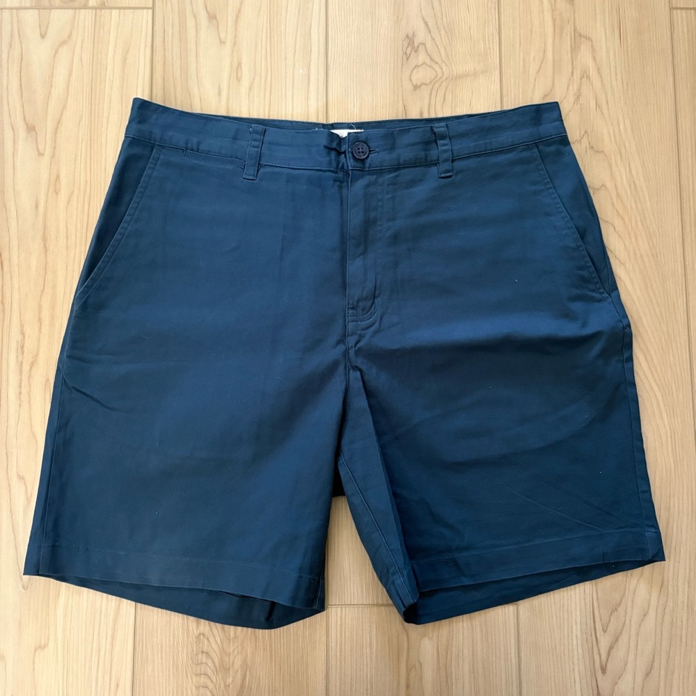 Five Four Cheshire flat front blue shorts, modern 34W